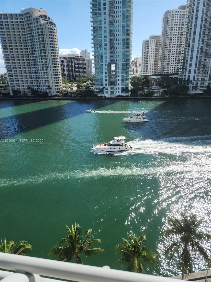 325 S Biscayne Blvd #921, Miami FL 33131