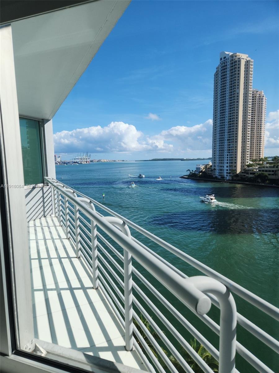 325 S Biscayne Blvd #921, Miami FL 33131