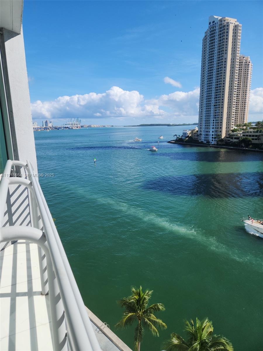 325 S Biscayne Blvd #921, Miami FL 33131
