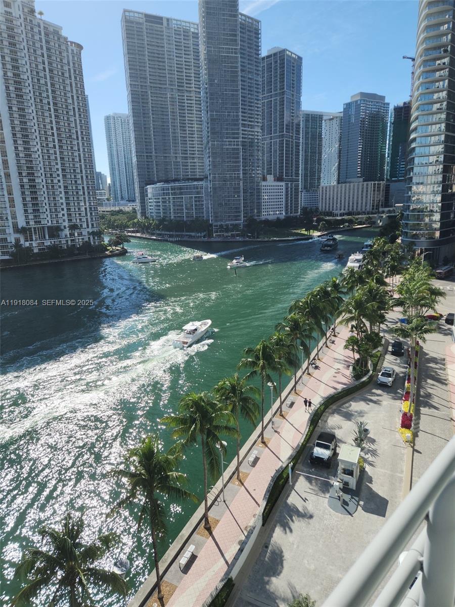 325 S Biscayne Blvd #921, Miami FL 33131