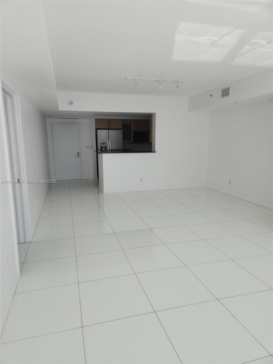 325 S Biscayne Blvd #921, Miami FL 33131