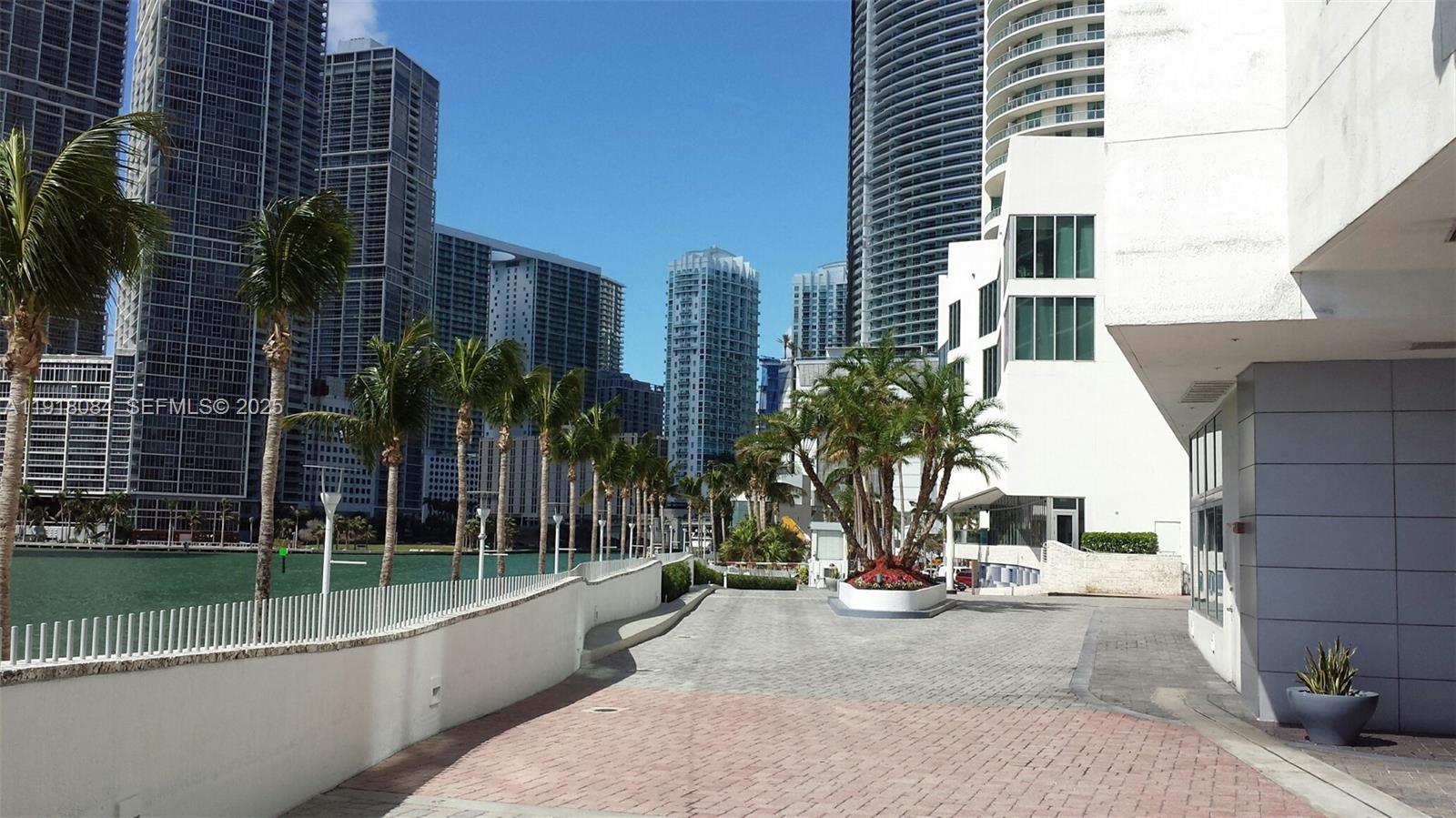 325 S Biscayne Blvd #921, Miami FL 33131