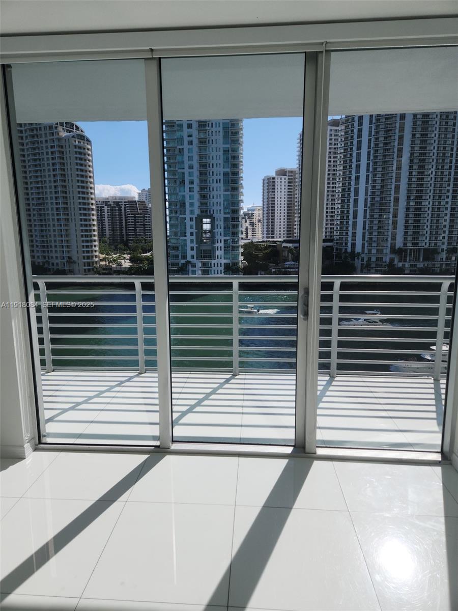 325 S Biscayne Blvd #921, Miami FL 33131
