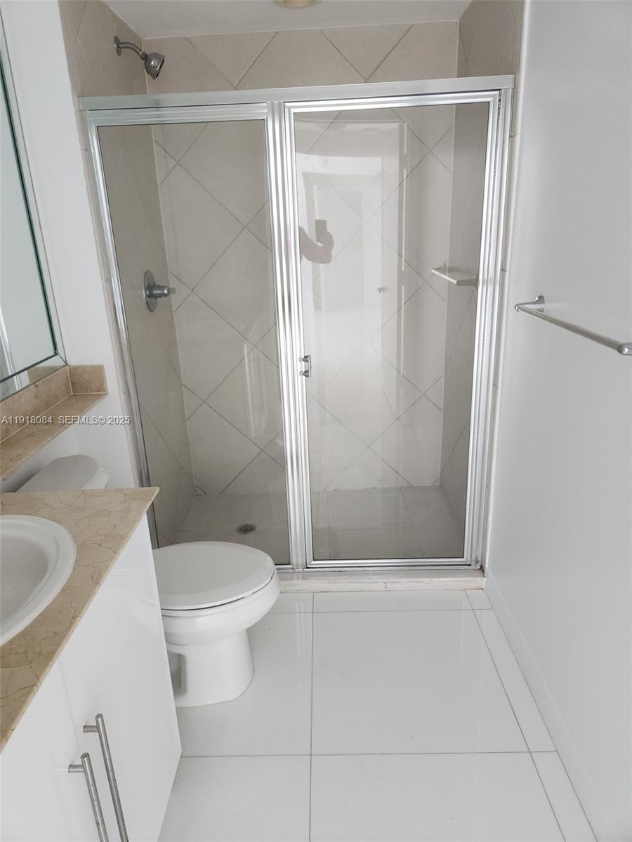 325 S Biscayne Blvd #921, Miami FL 33131