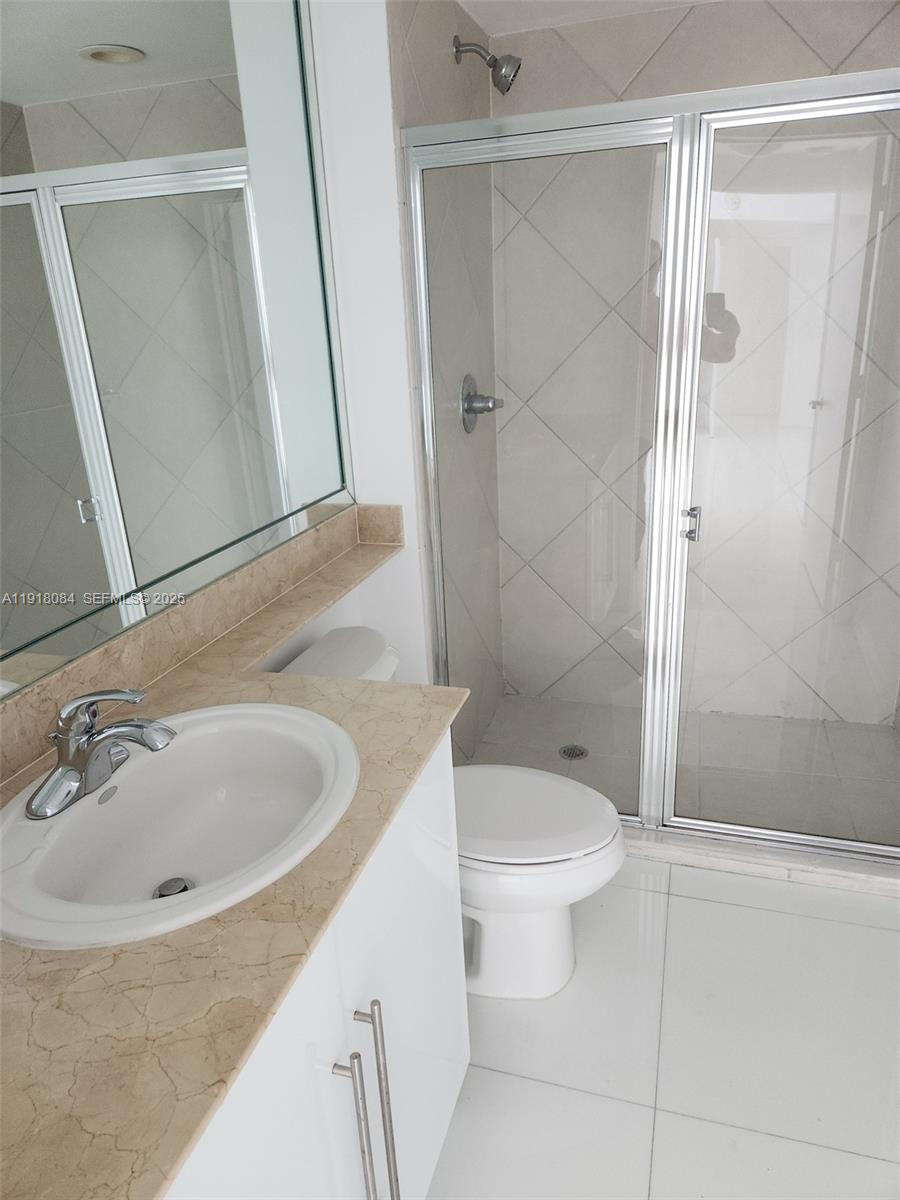 325 S Biscayne Blvd #921, Miami FL 33131
