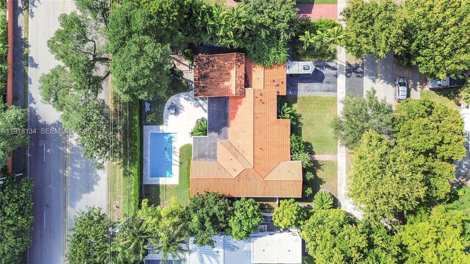 259 E Shore Dr, Miami FL 33133