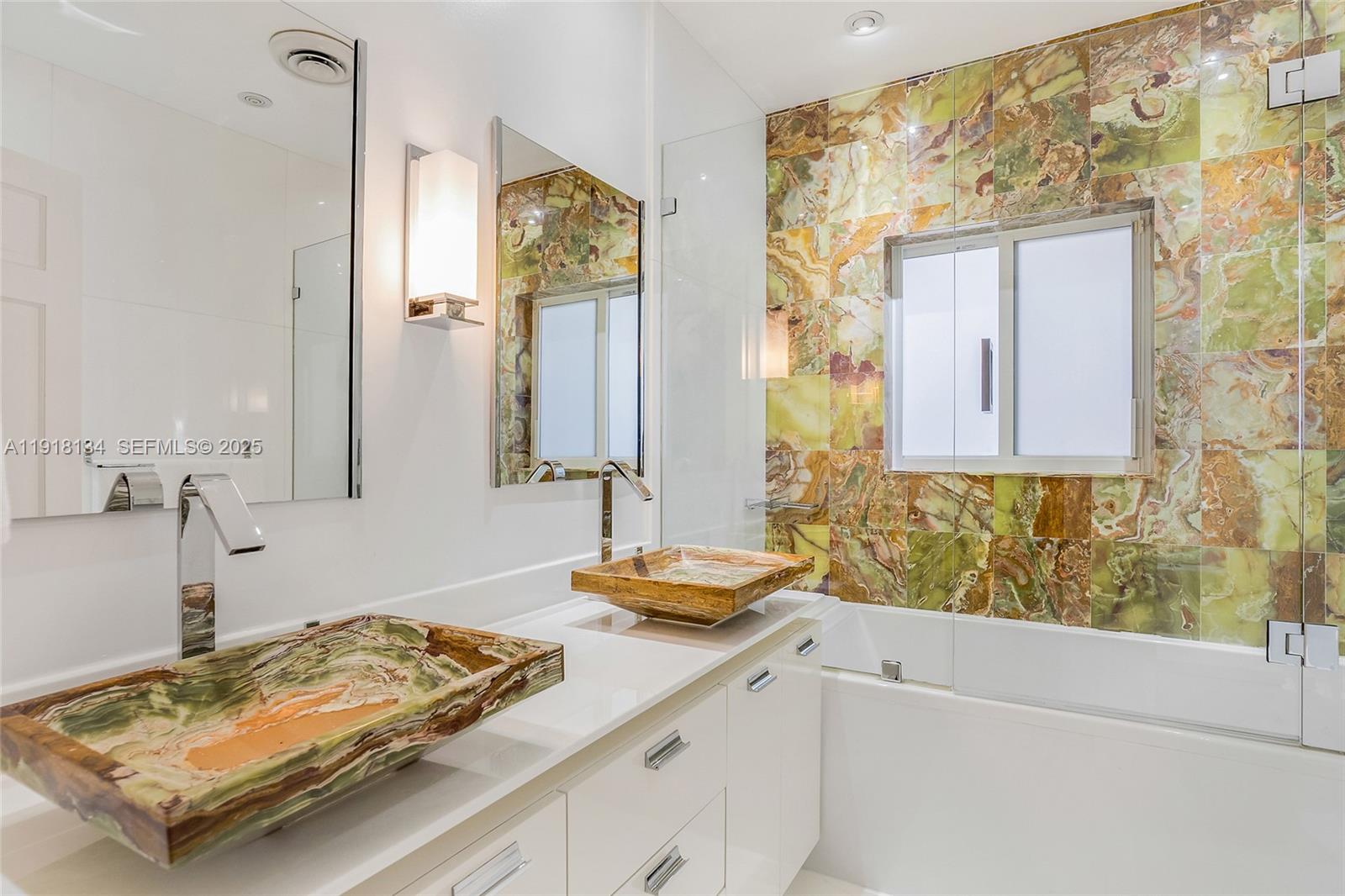 259 E Shore Dr, Miami FL 33133