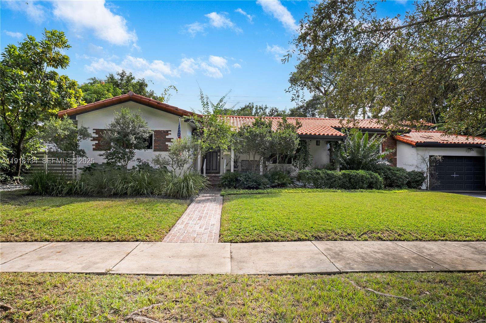 259 E Shore Dr, Miami FL 33133