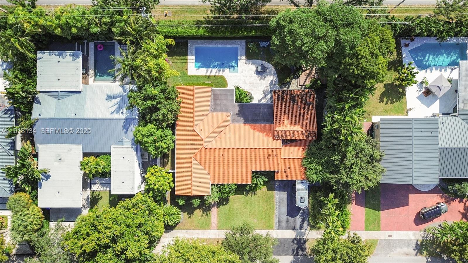 259 E Shore Dr, Miami FL 33133