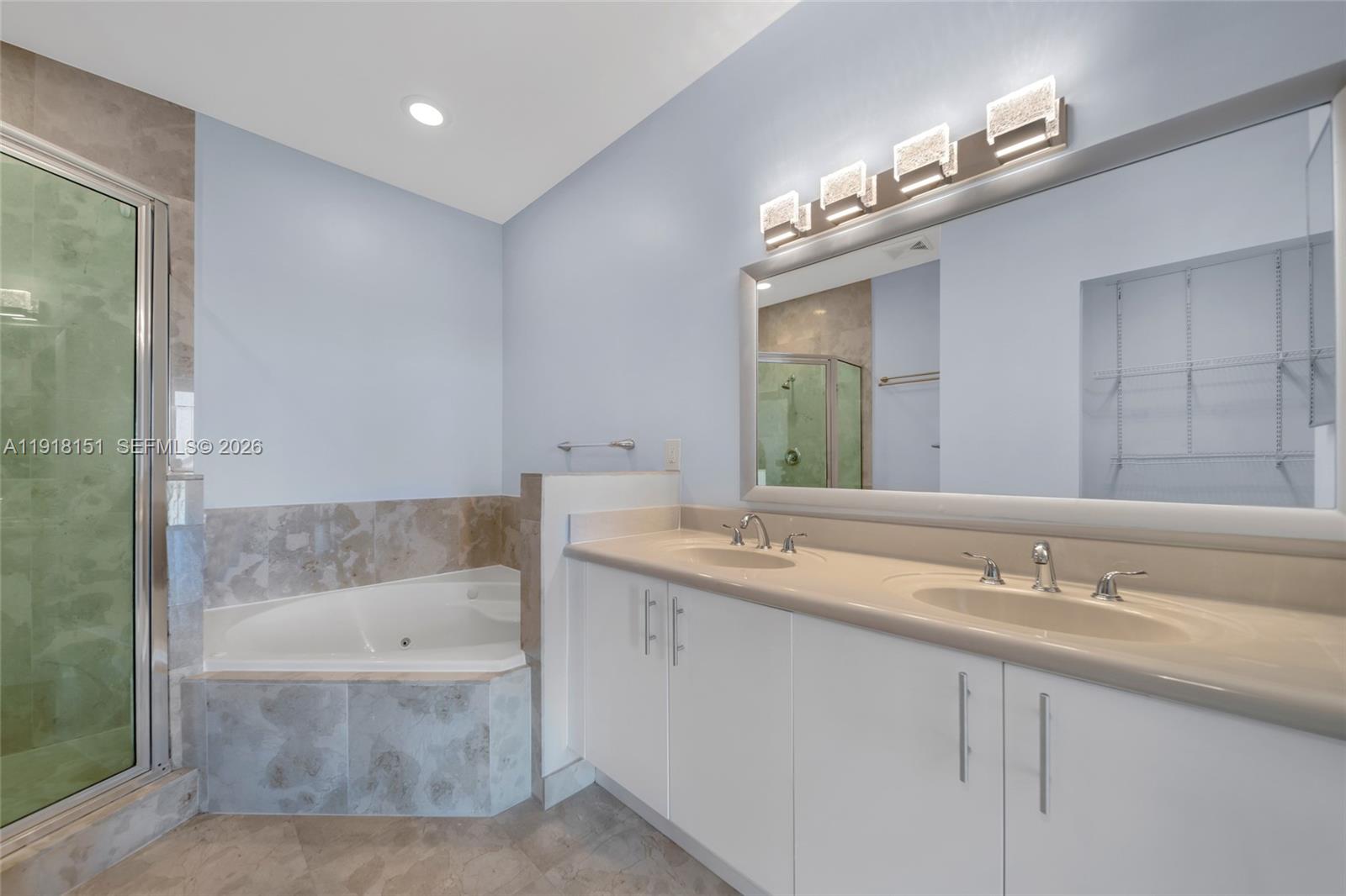 7900 Harbor Island Dr #PH8, North Bay Village FL 33141