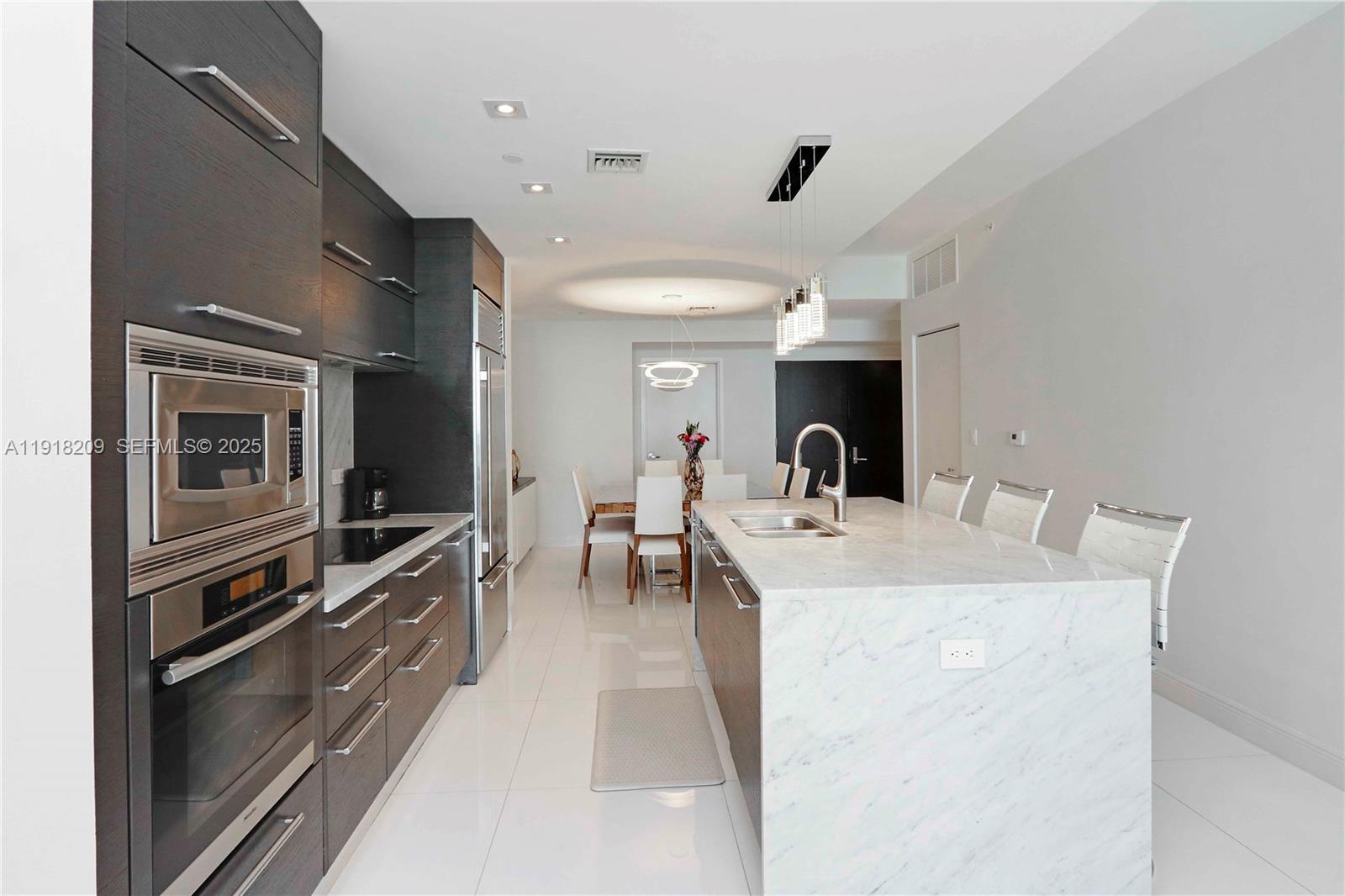 900 Biscayne Blvd #2508, Miami FL 33132