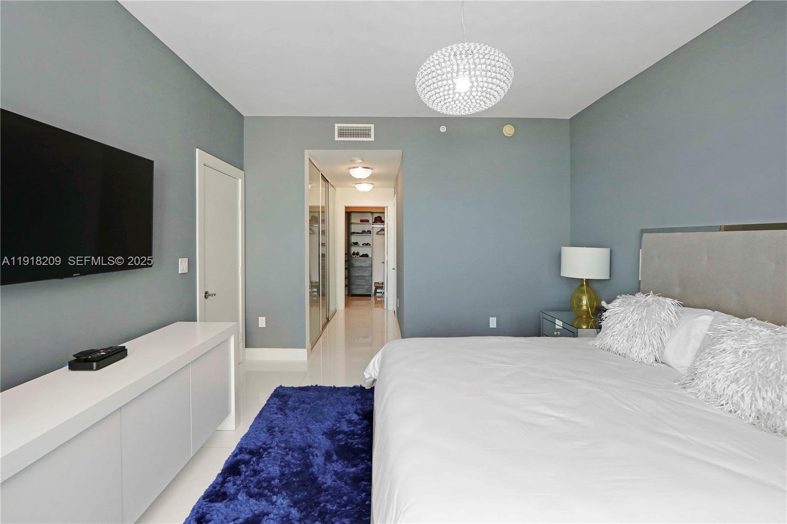900 Biscayne Blvd #2508, Miami FL 33132