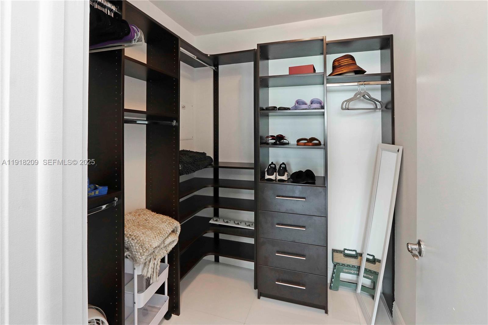 900 Biscayne Blvd #2508, Miami FL 33132