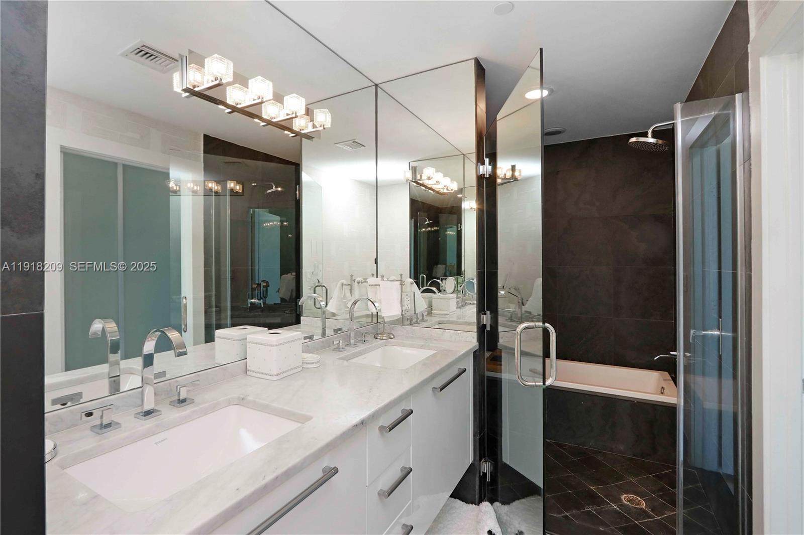 900 Biscayne Blvd #2508, Miami FL 33132