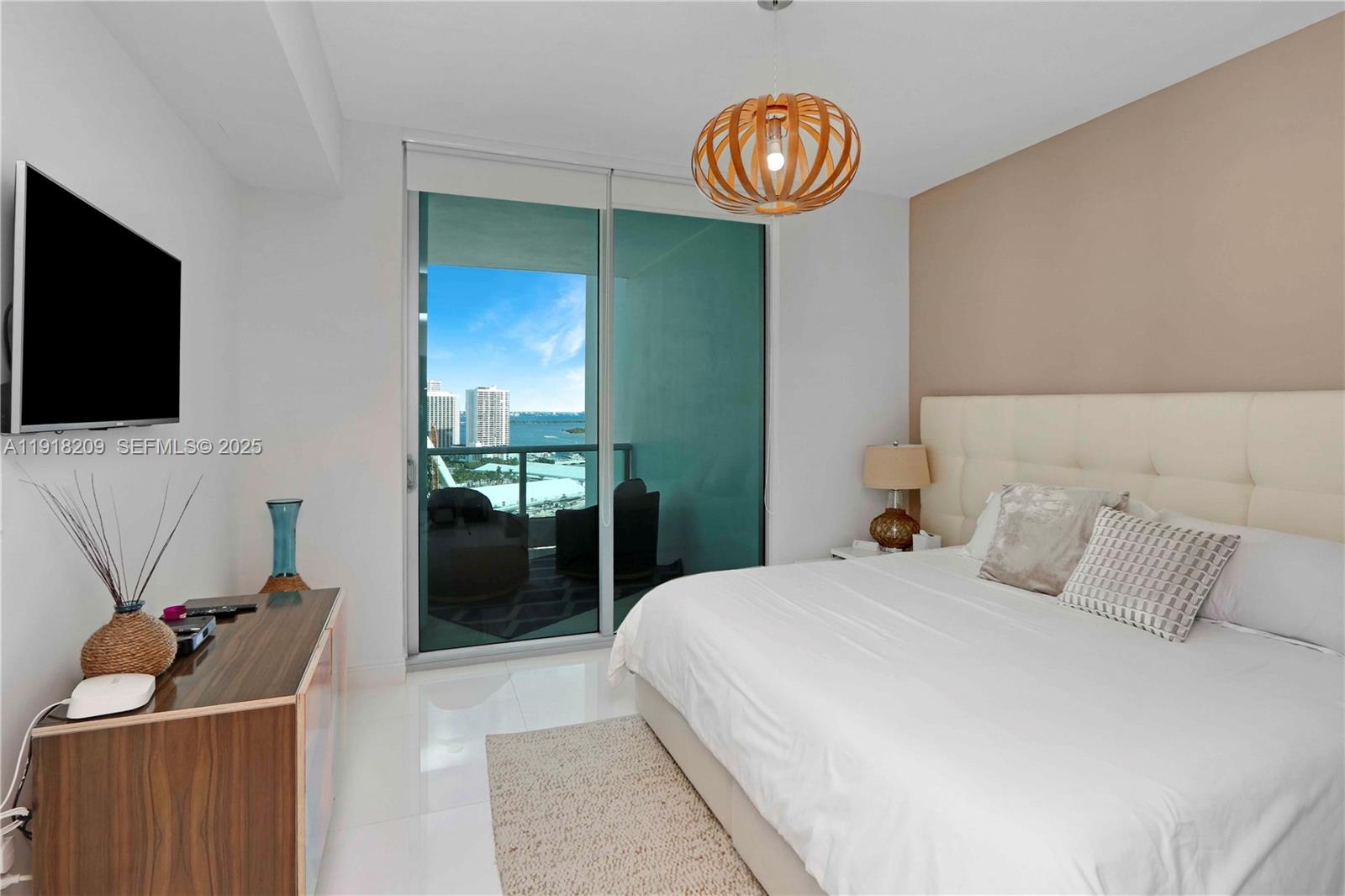 900 Biscayne Blvd #2508, Miami FL 33132