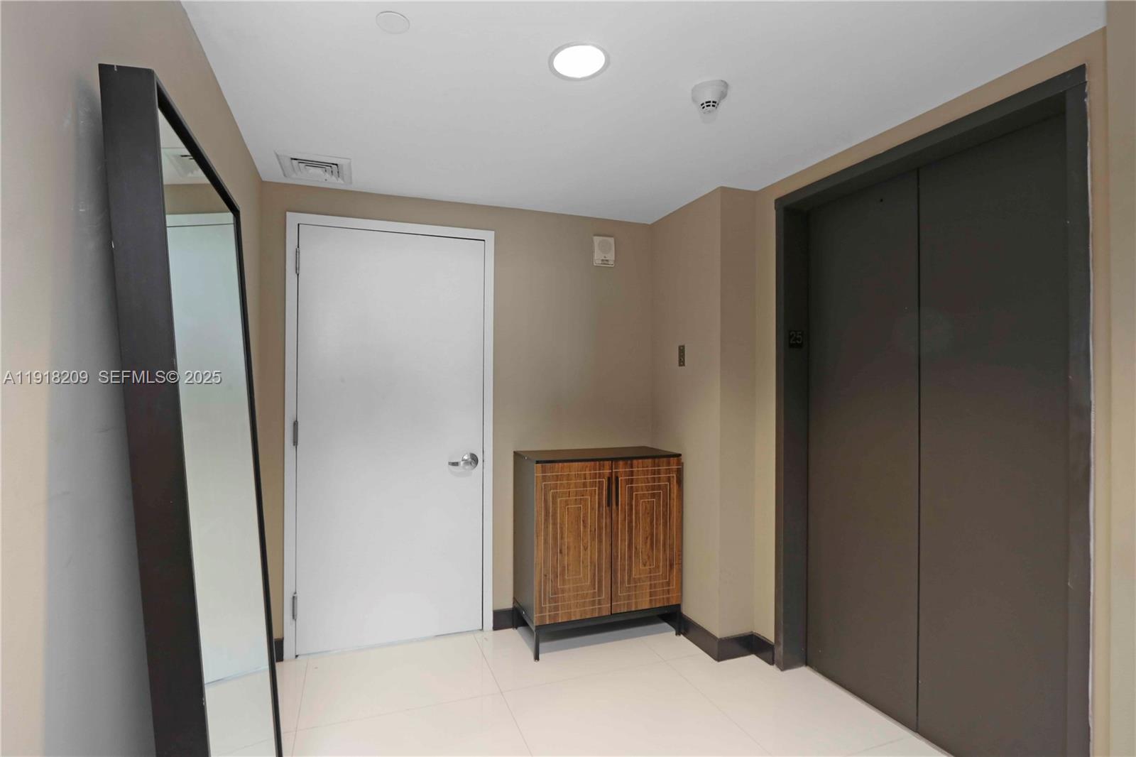 900 Biscayne Blvd #2508, Miami FL 33132