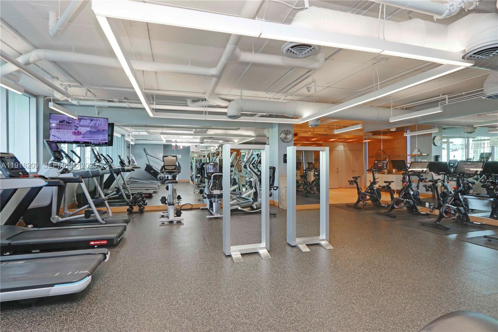 900 Biscayne Blvd #2508, Miami FL 33132