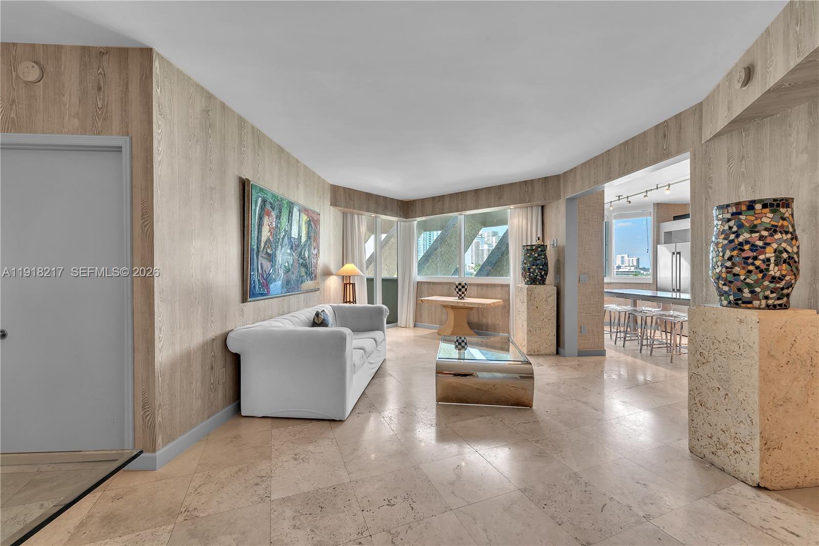 300 S Pointe Dr #906, Miami Beach FL 33139