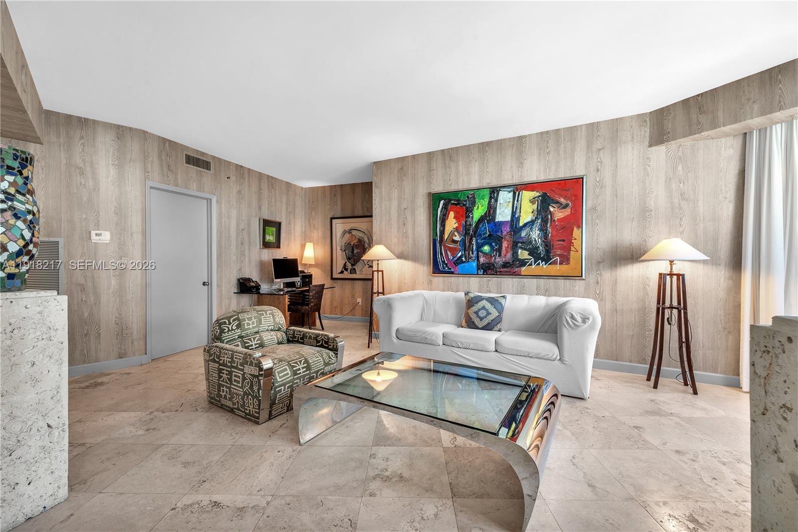 300 S Pointe Dr #906, Miami Beach FL 33139
