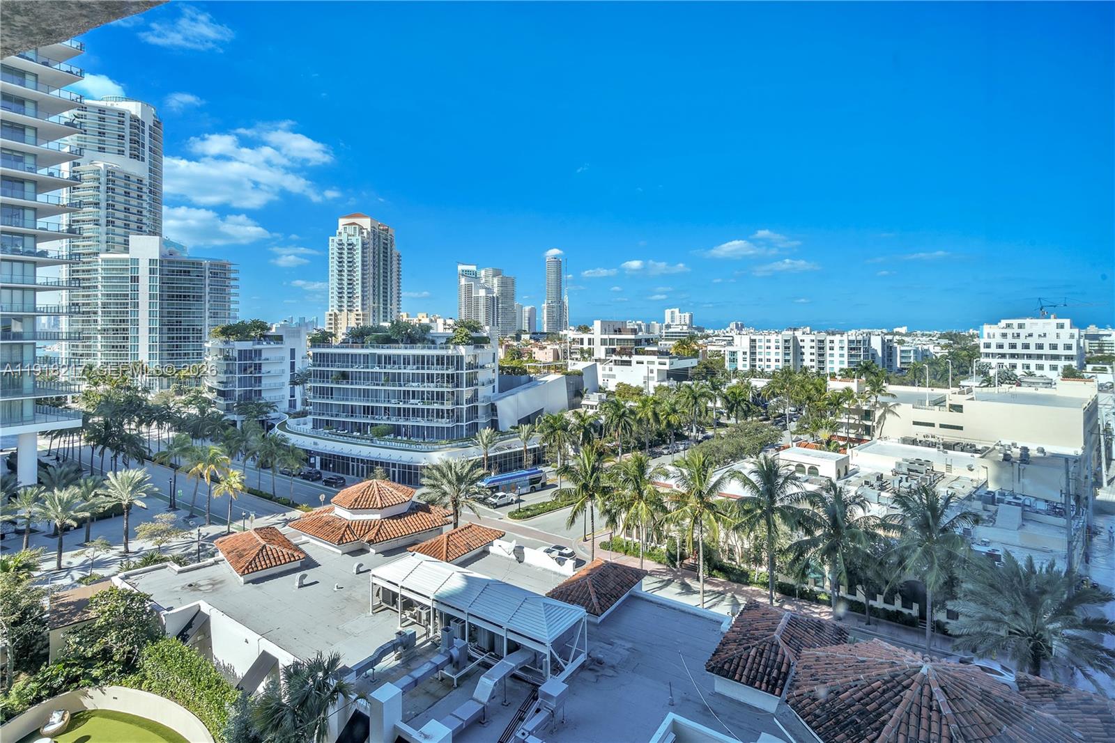 300 S Pointe Dr #906, Miami Beach FL 33139