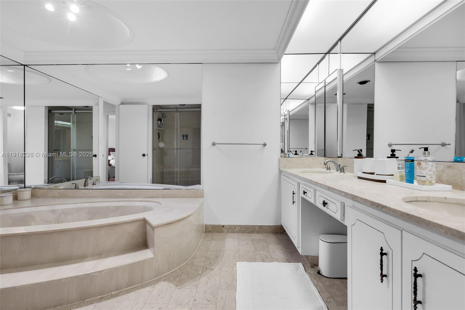 1121 Crandon Blvd #E302, Key Biscayne FL 33149