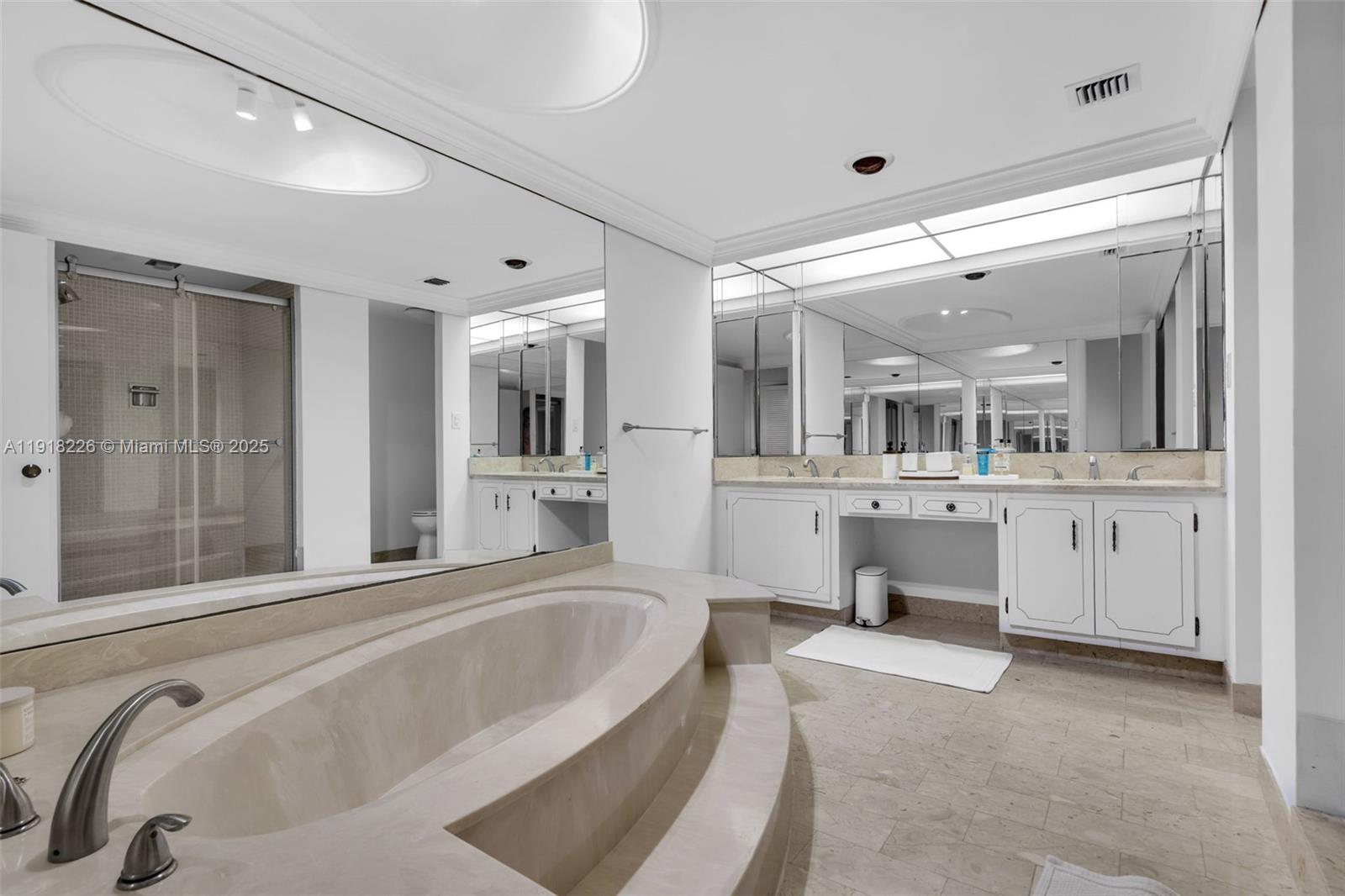1121 Crandon Blvd #E302, Key Biscayne FL 33149