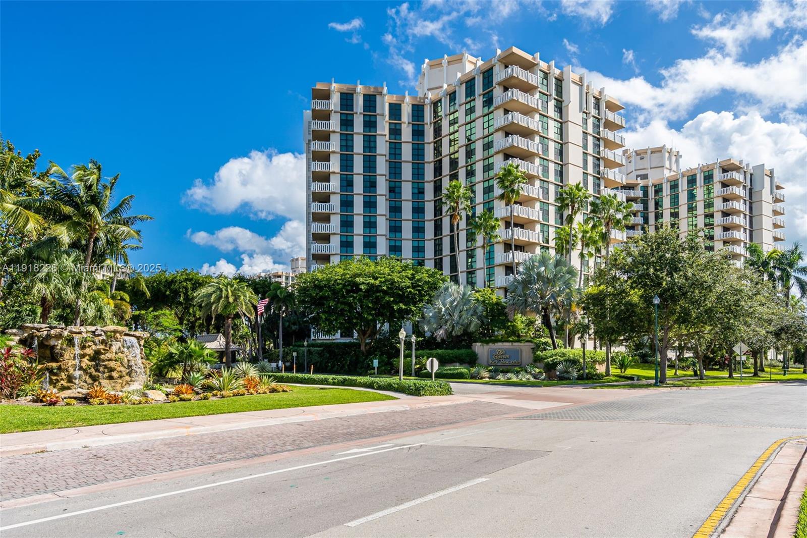 1121 Crandon Blvd #E302, Key Biscayne FL 33149