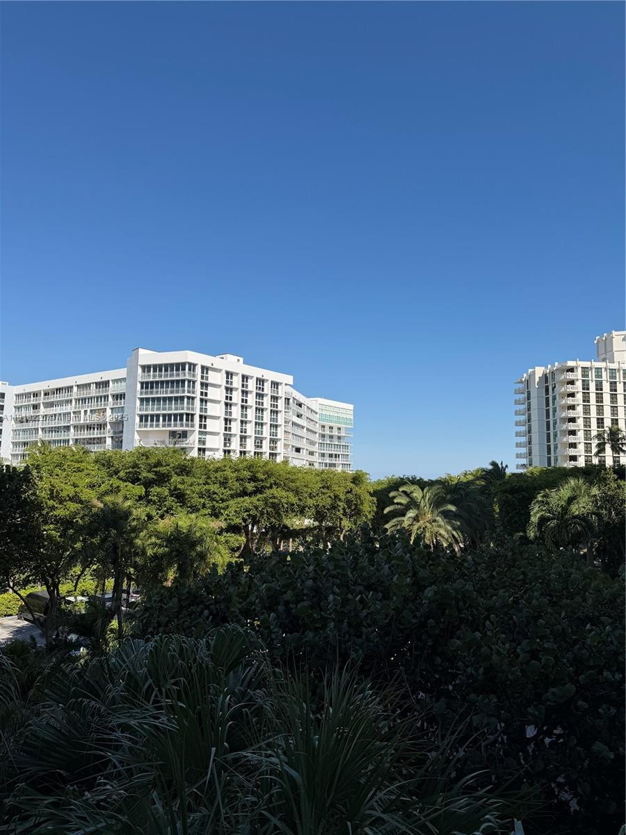 1121 Crandon Blvd #E302, Key Biscayne FL 33149