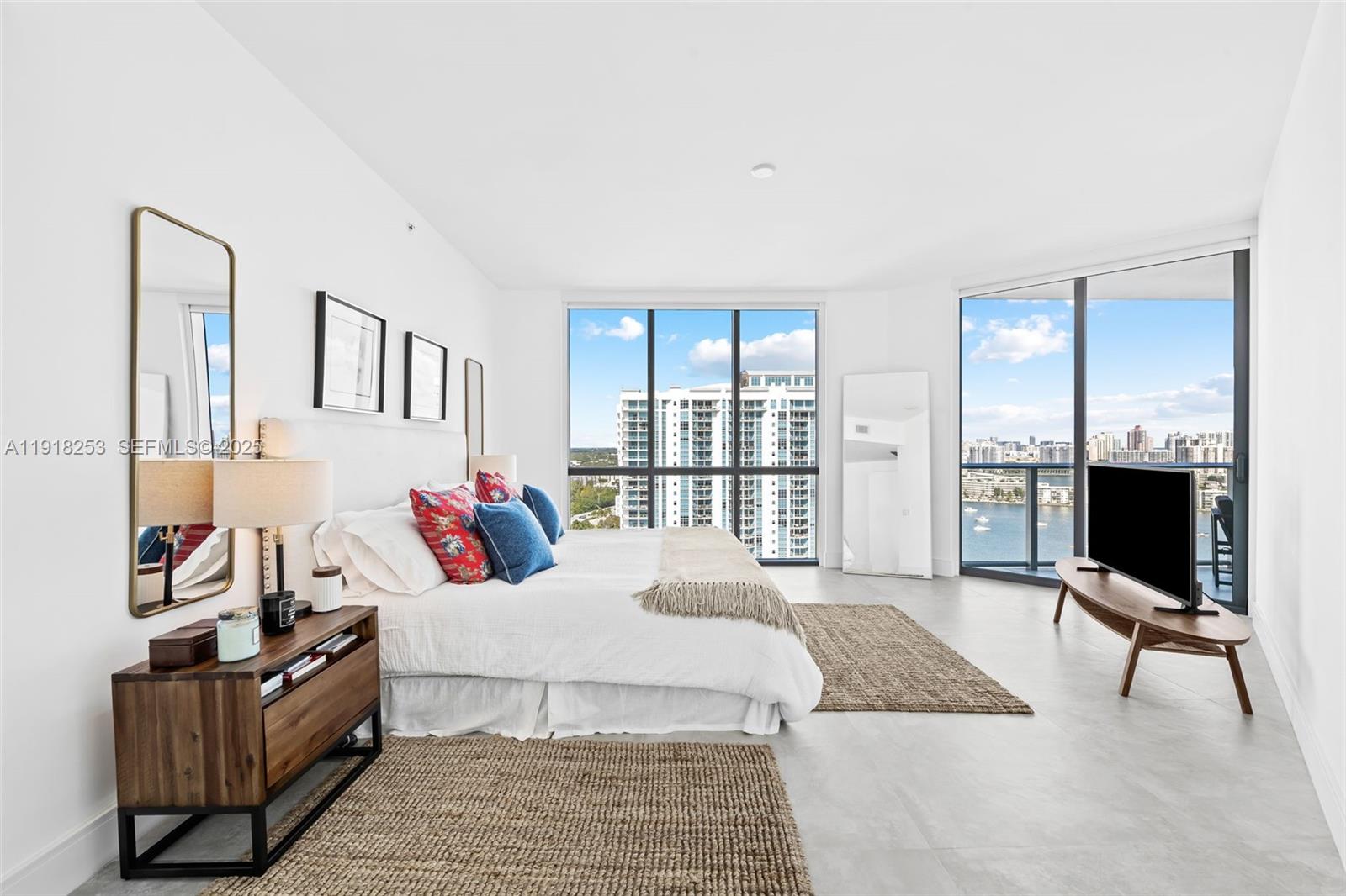 17111 Biscayne Blvd #2103, North Miami Beach FL 33160