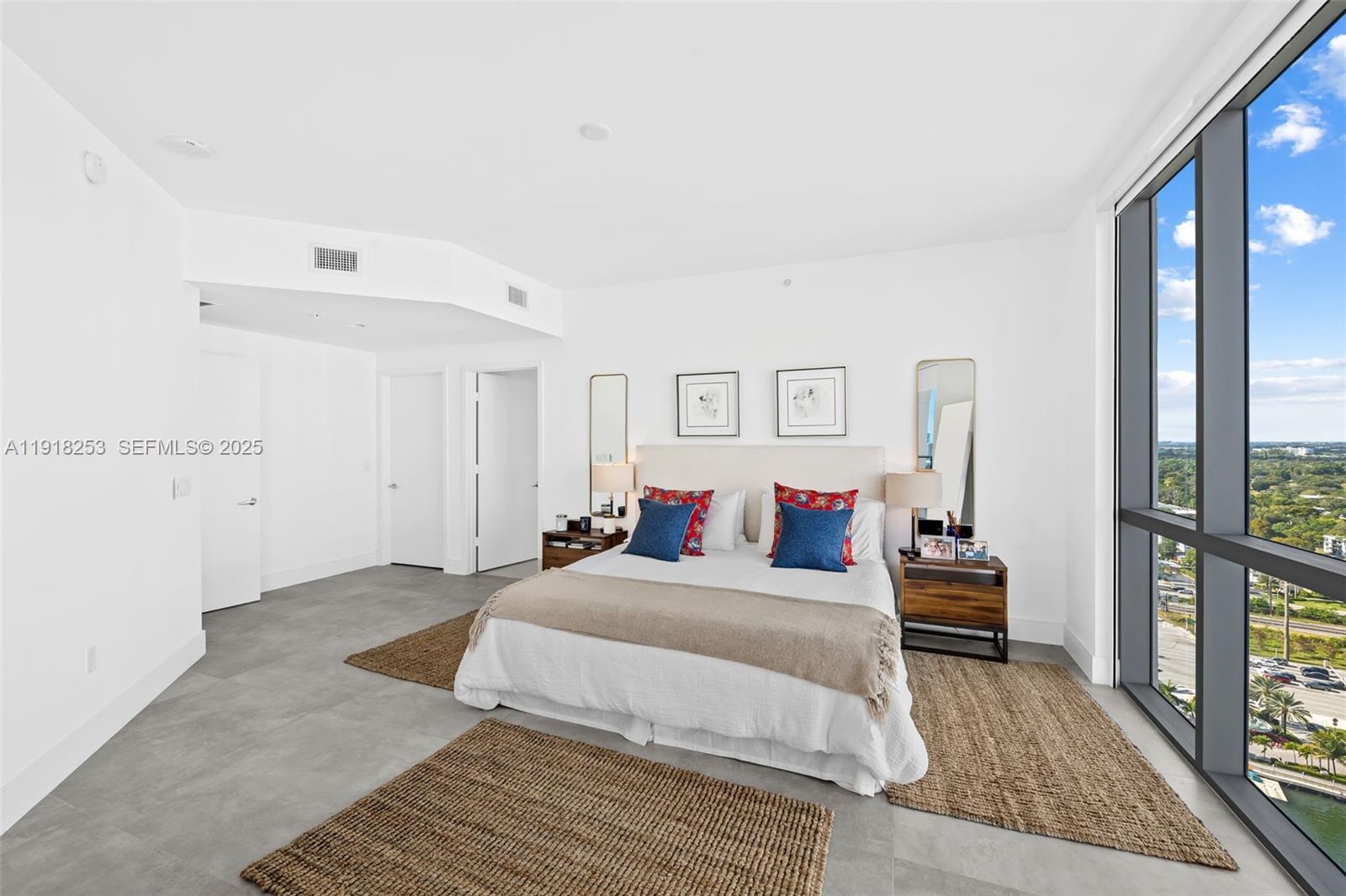 17111 Biscayne Blvd #2103, North Miami Beach FL 33160