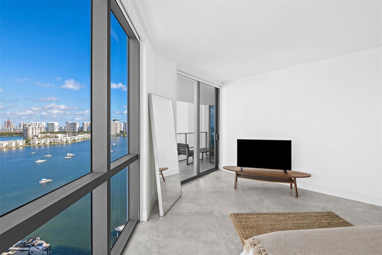17111 Biscayne Blvd #2103, North Miami Beach FL 33160