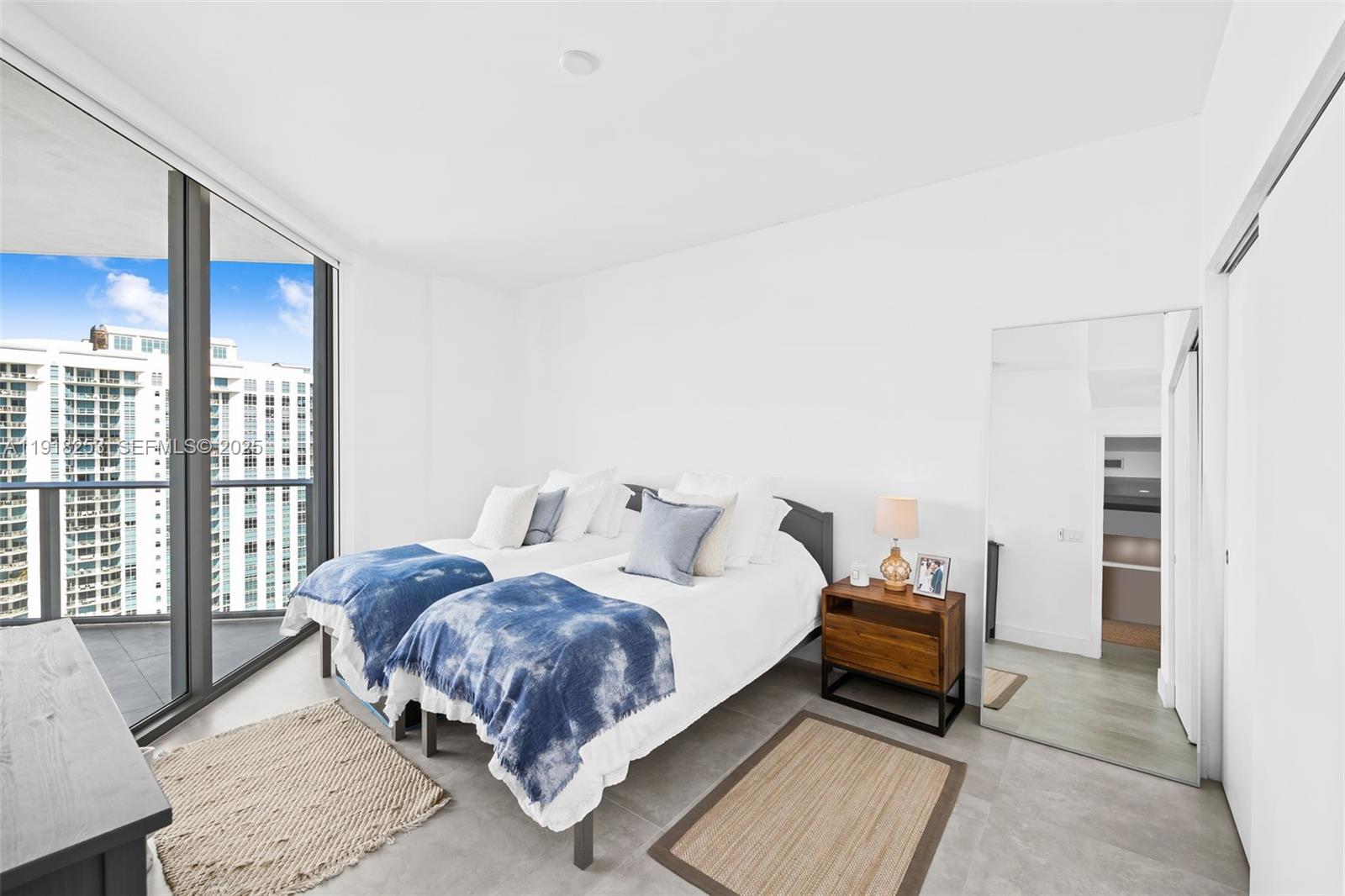 17111 Biscayne Blvd #2103, North Miami Beach FL 33160