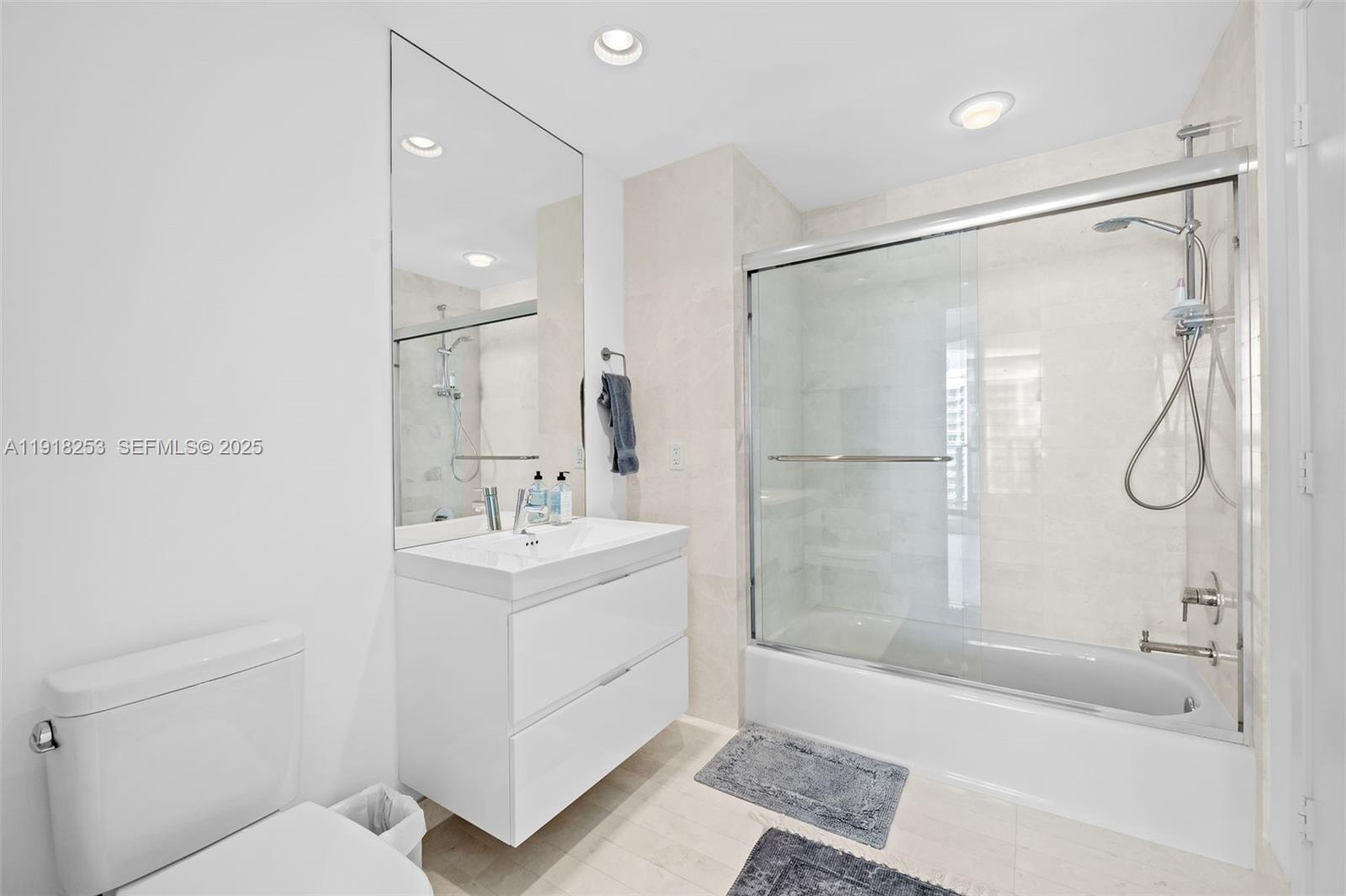 17111 Biscayne Blvd #2103, North Miami Beach FL 33160