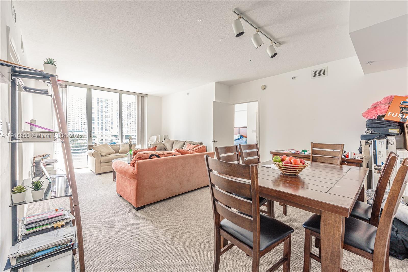 325 S Biscayne Blvd #719, Miami FL 33131