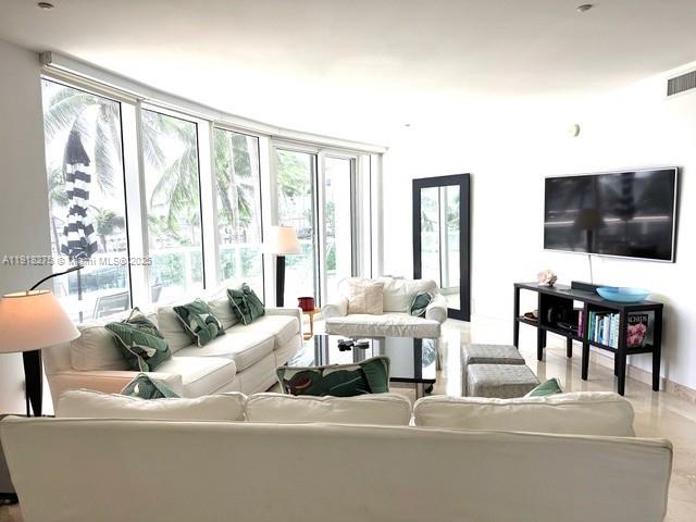 1000 S Pointe Dr #201, Miami Beach FL 33139