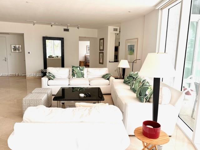 1000 S Pointe Dr #201, Miami Beach FL 33139