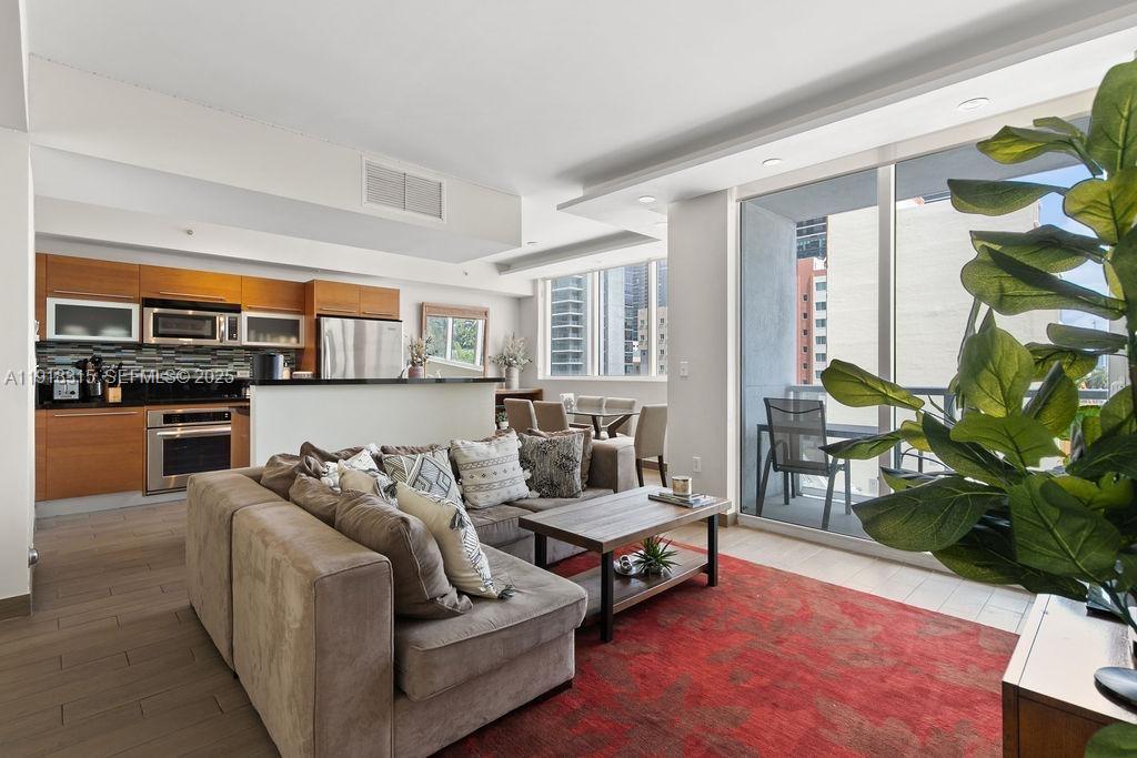 244 Biscayne Blvd #402, Miami FL 33132