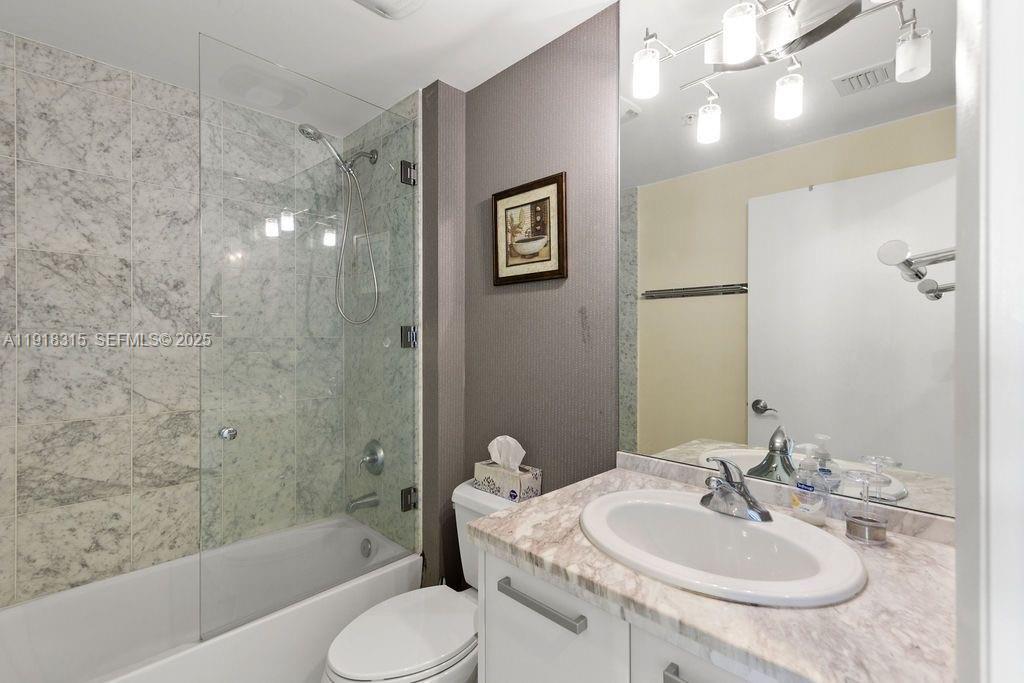 244 Biscayne Blvd #402, Miami FL 33132
