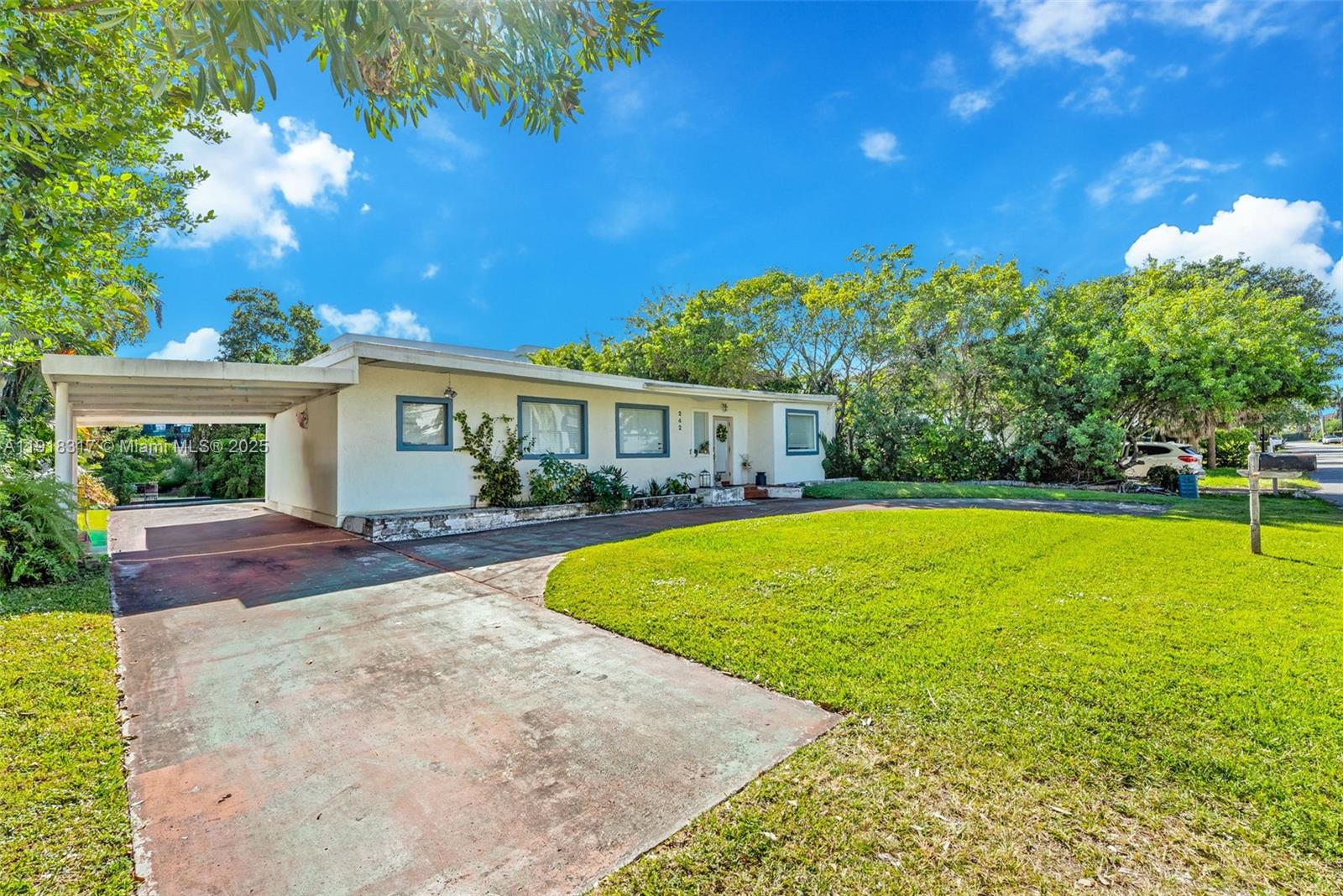242 189th St, Sunny Isles Beach FL 33160