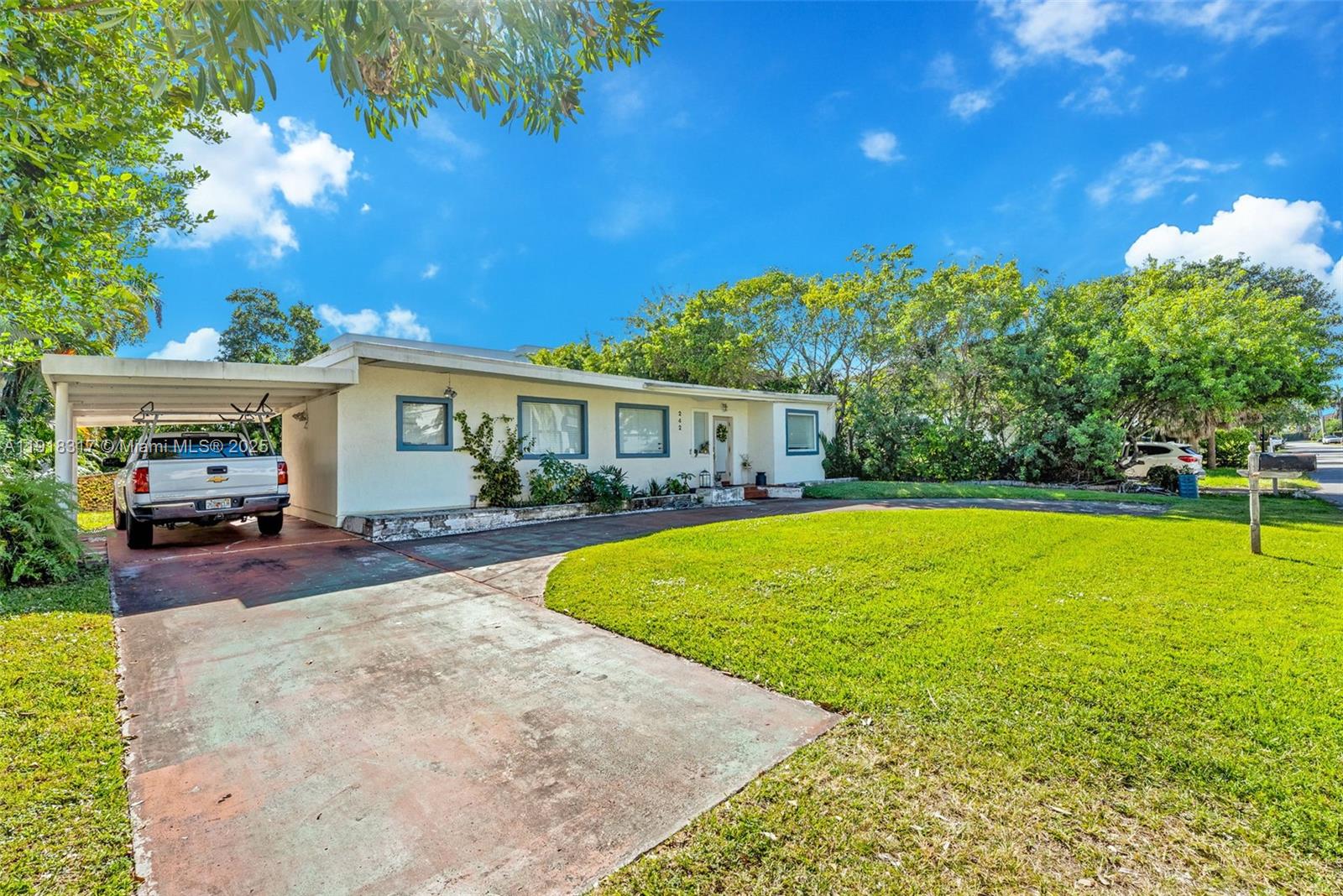 242 189th St, Sunny Isles Beach FL 33160