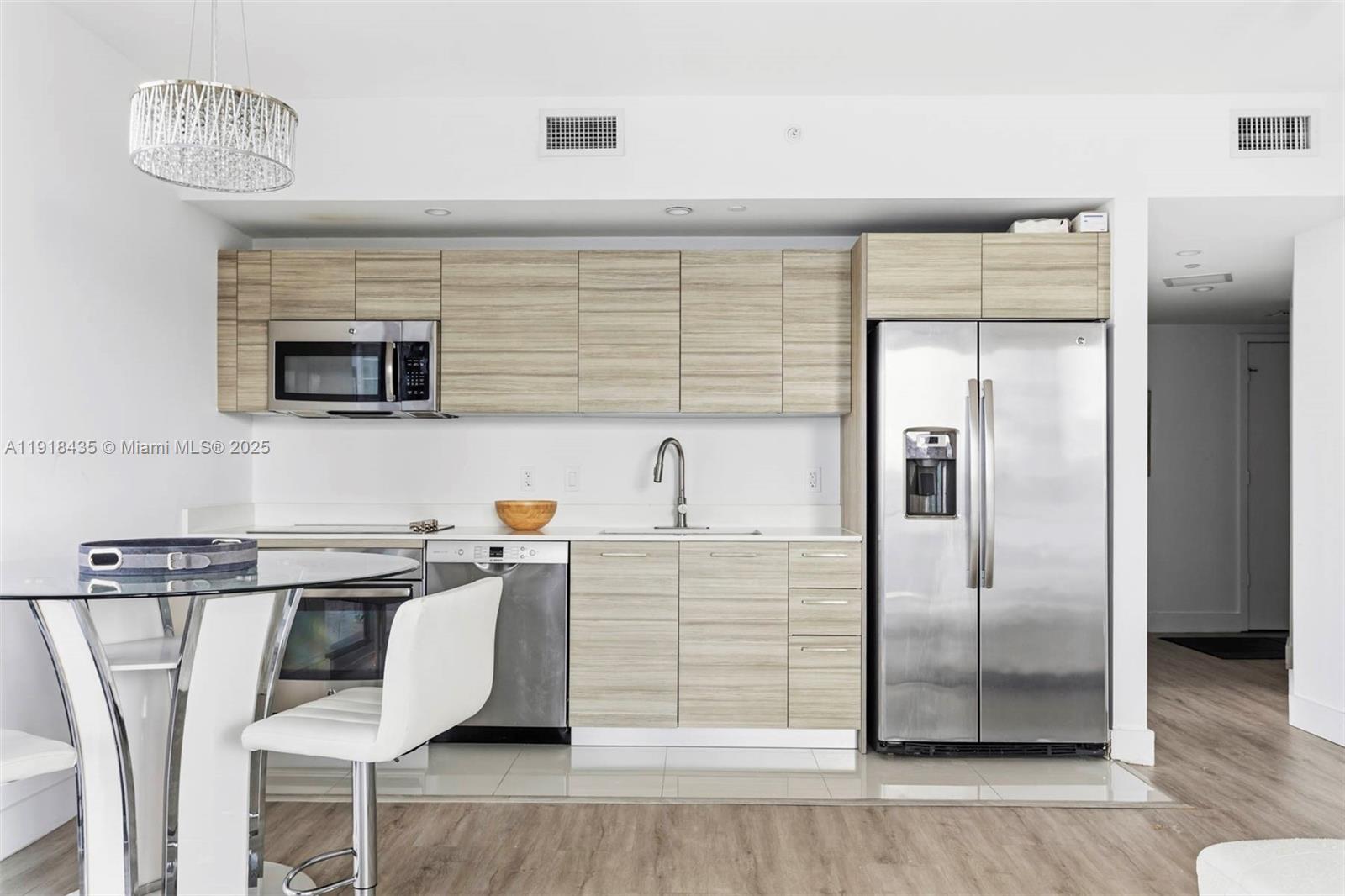 121 NE 34th St #1001, Miami FL 33137