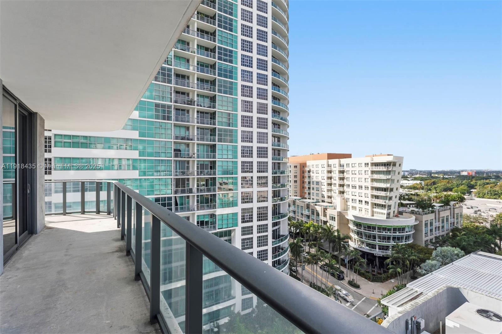 121 NE 34th St #1001, Miami FL 33137