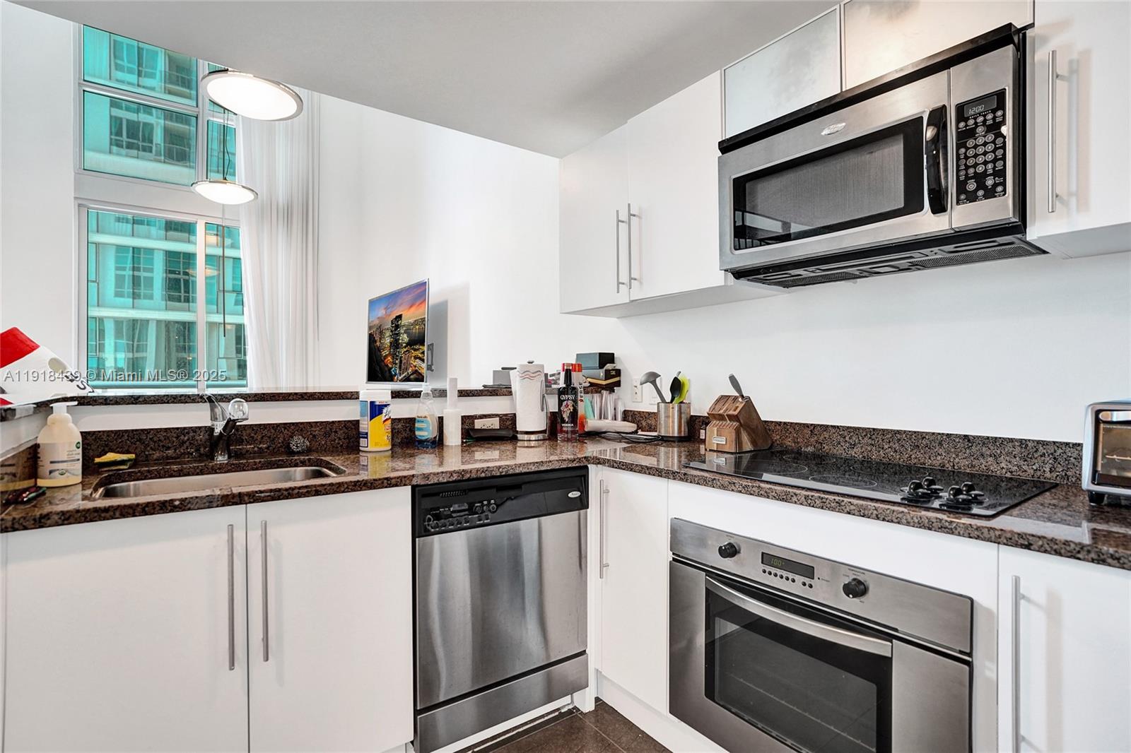 300 S Biscayne Blvd #L-1206, Miami FL 33131
