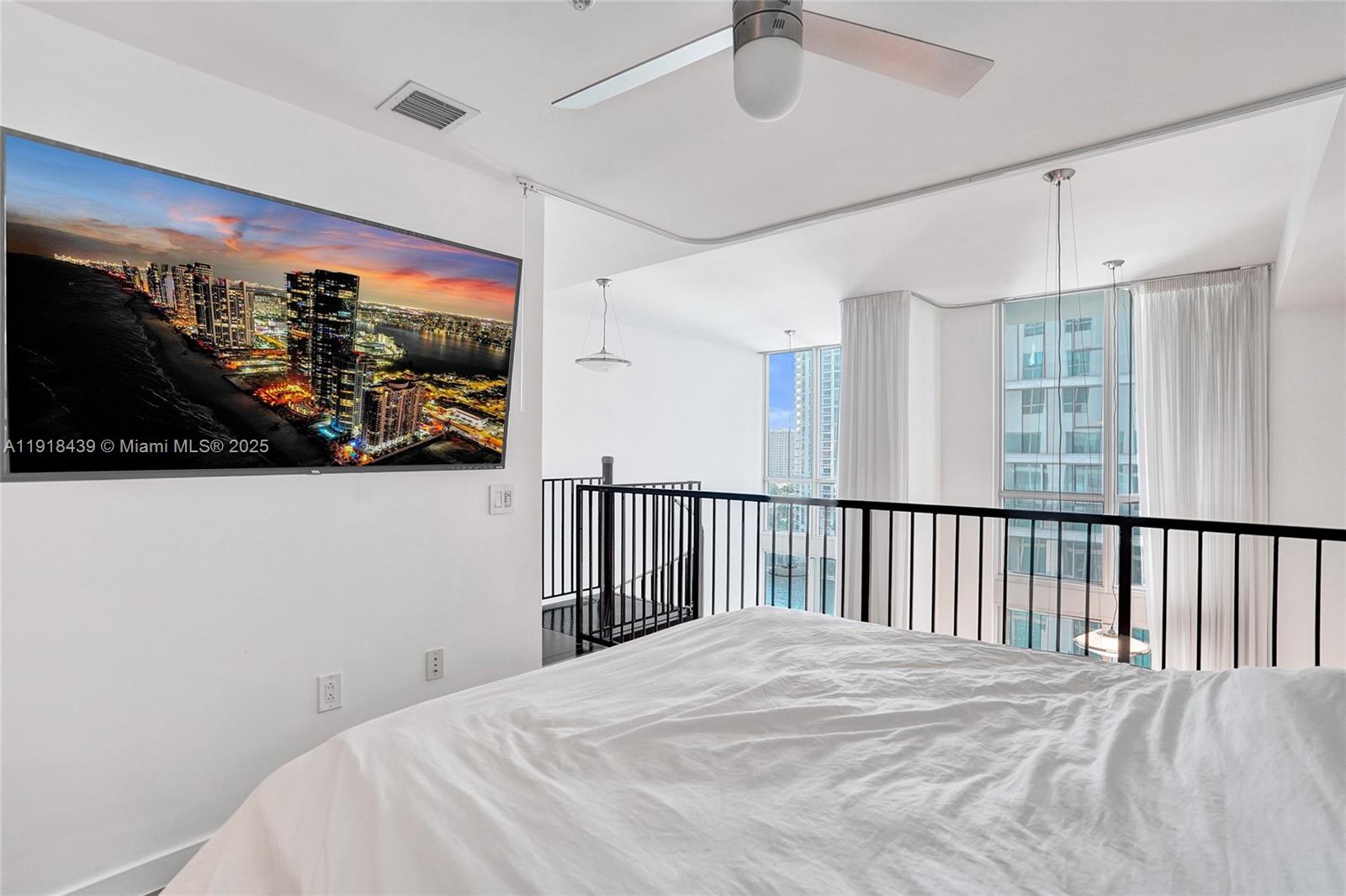 300 S Biscayne Blvd #L-1206, Miami FL 33131