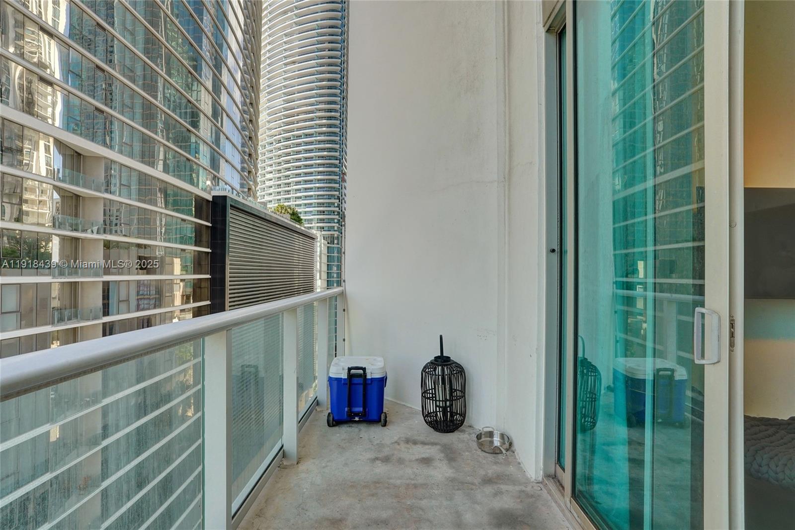 300 S Biscayne Blvd #L-1206, Miami FL 33131