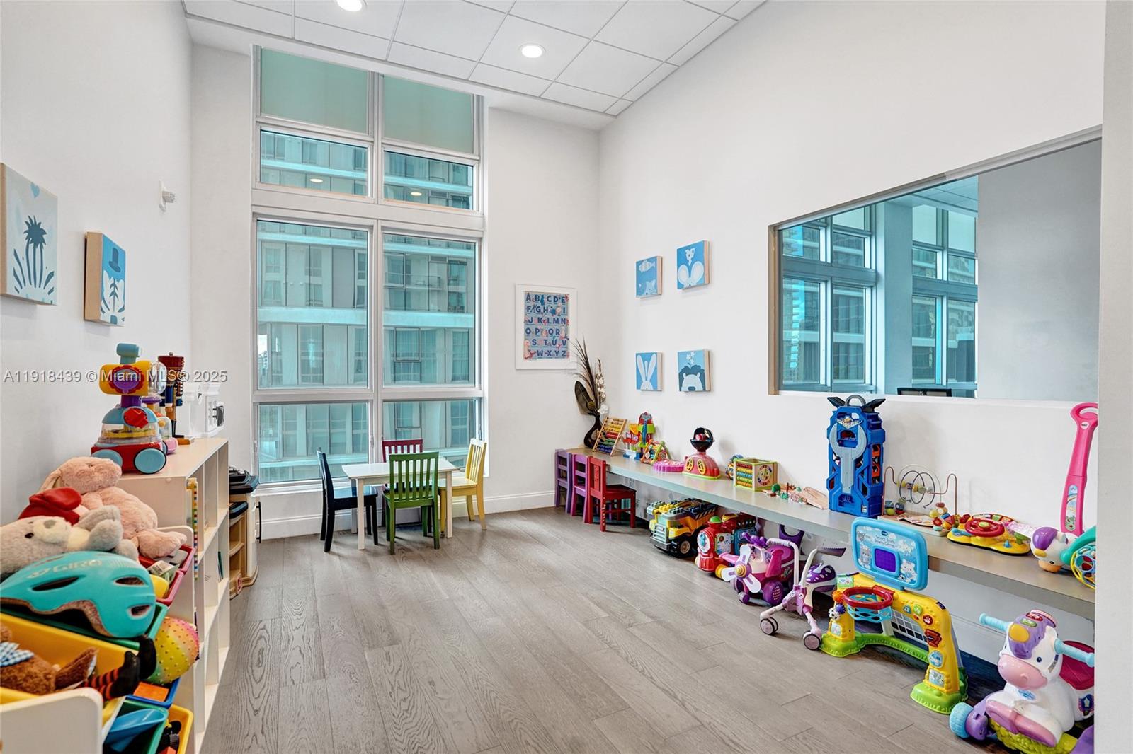 300 S Biscayne Blvd #L-1206, Miami FL 33131