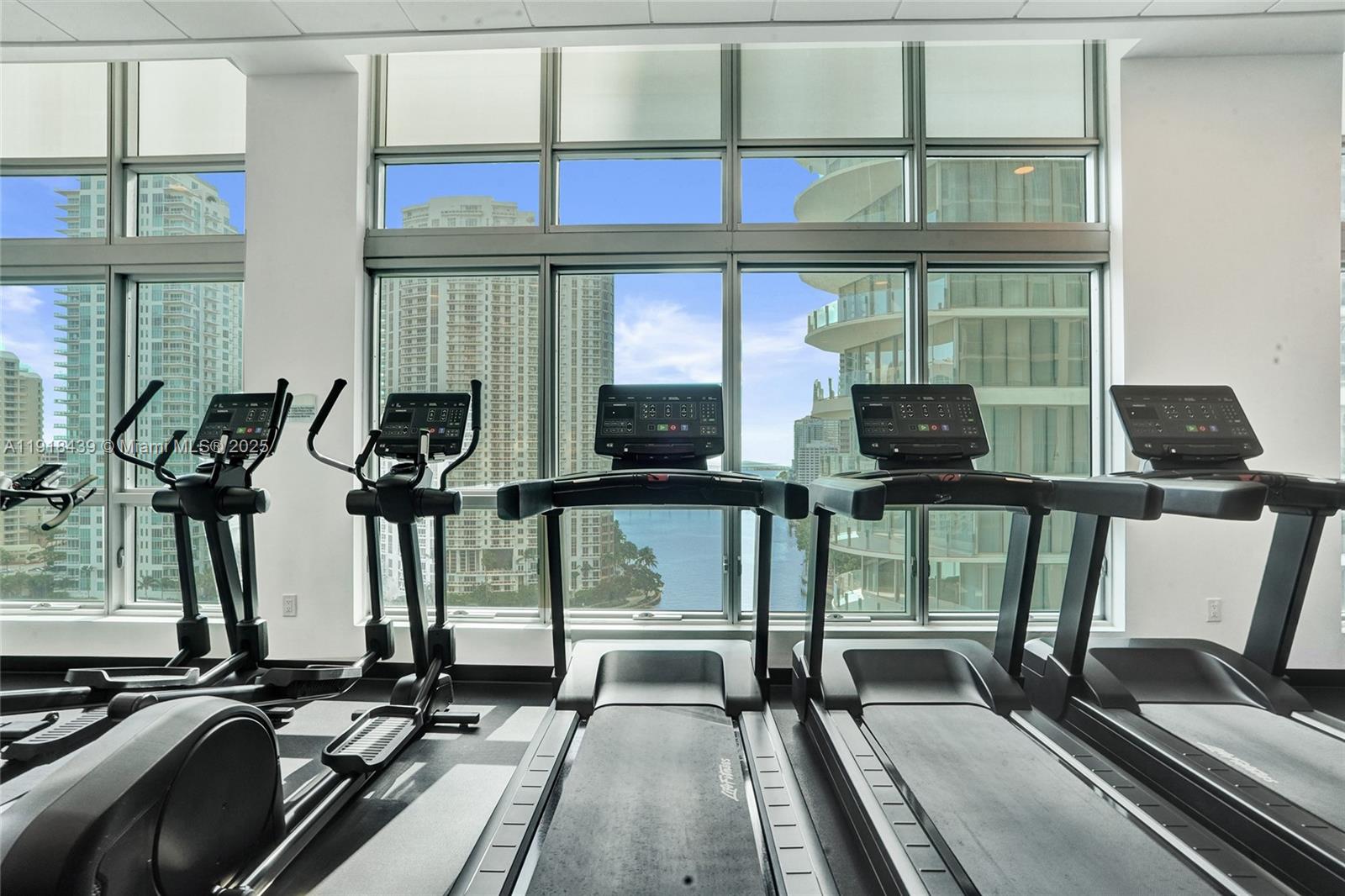 300 S Biscayne Blvd #L-1206, Miami FL 33131