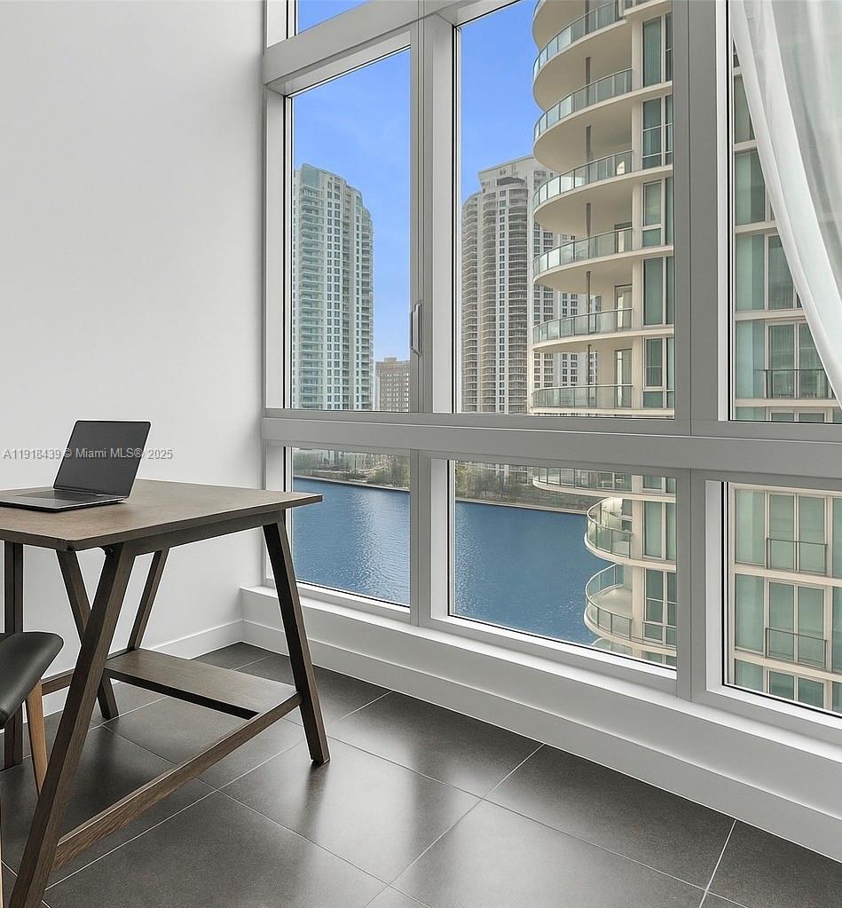 300 S Biscayne Blvd #L-1206, Miami FL 33131