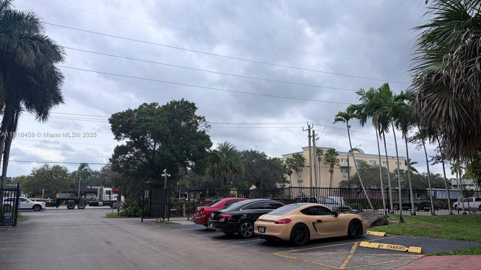 4111 Stirling Rd #102, Dania Beach FL 33314