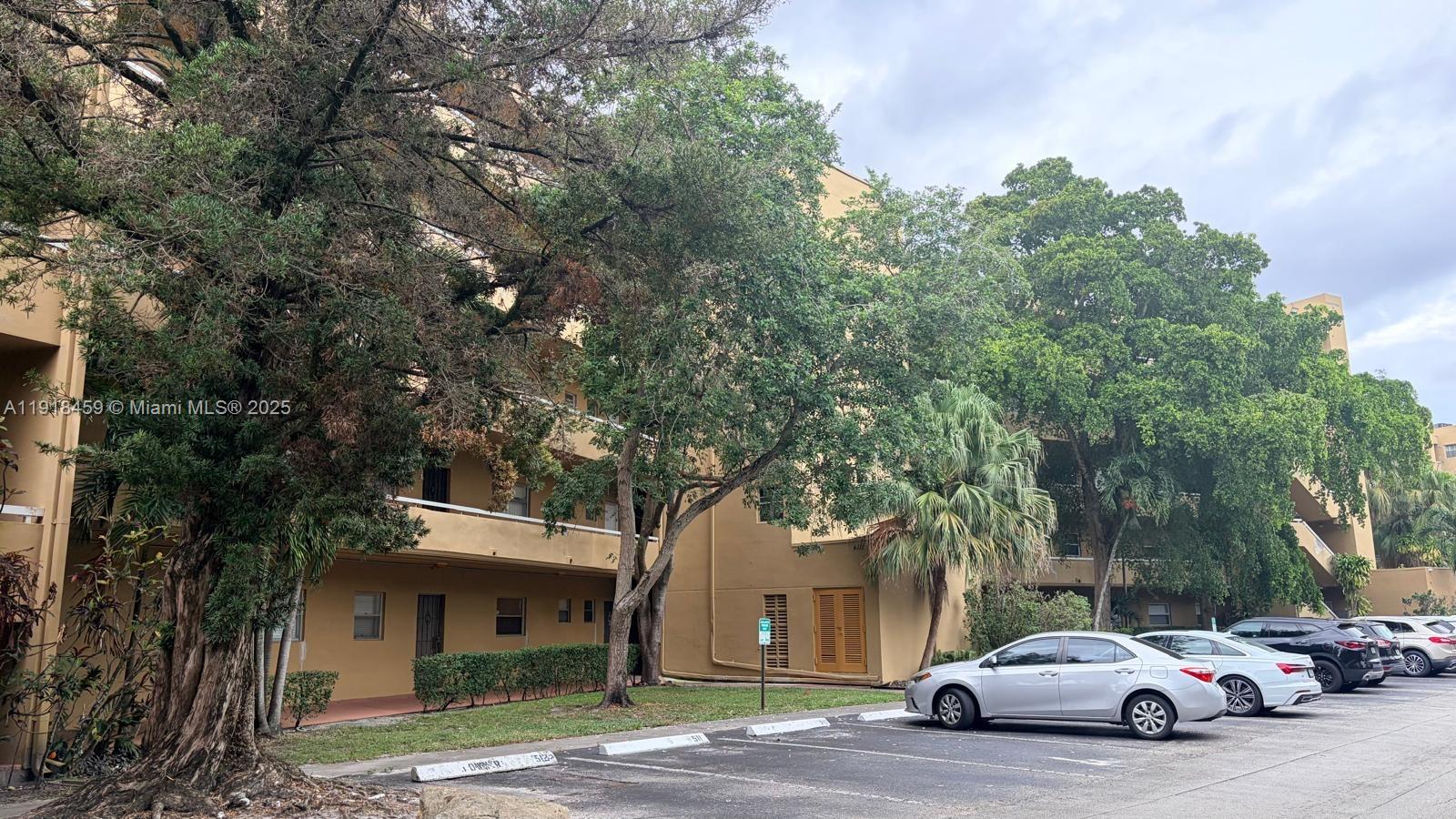 4111 Stirling Rd #102, Dania Beach FL 33314
